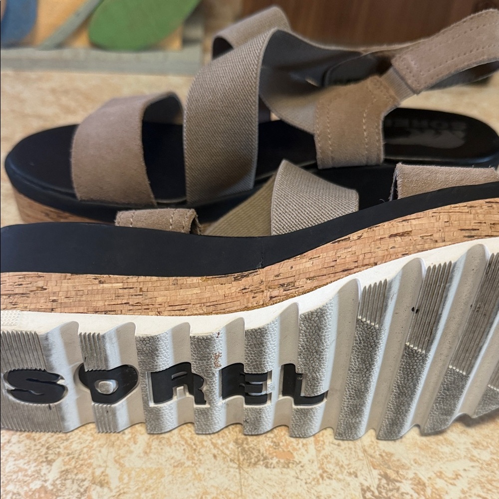 Sorel Cameron sandals sz 6.5